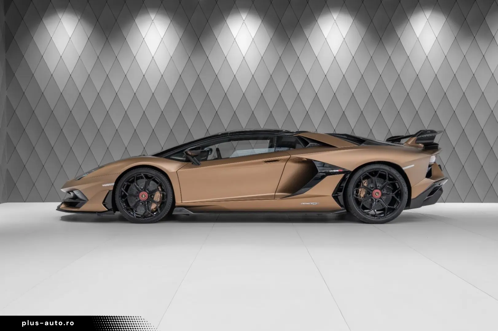 LAMBORGHINI Aventador SVJ Roadster MATT GOLD CARBON WARRANTY