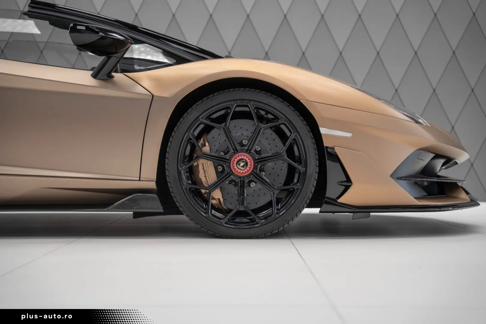 LAMBORGHINI Aventador SVJ Roadster MATT GOLD CARBON WARRANTY
