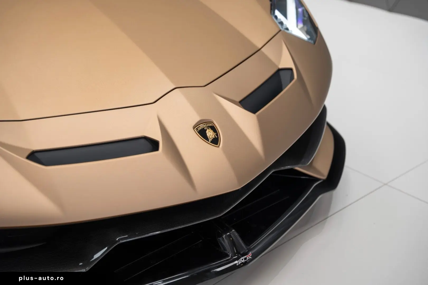 LAMBORGHINI Aventador SVJ Roadster MATT GOLD CARBON WARRANTY