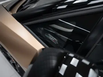 LAMBORGHINI Aventador SVJ Roadster MATT GOLD CARBON WARRANTY