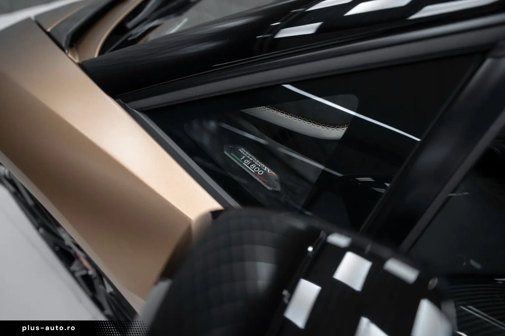 LAMBORGHINI Aventador SVJ Roadster MATT GOLD CARBON WARRANTY