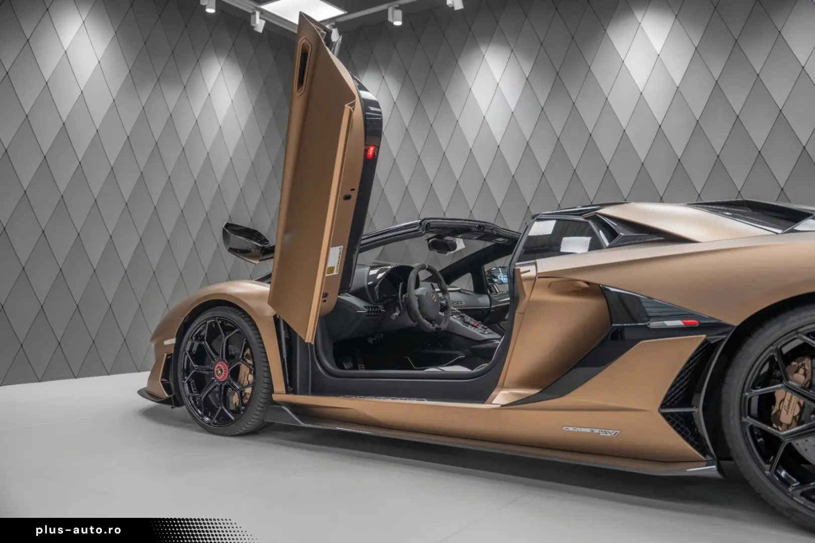 LAMBORGHINI Aventador SVJ Roadster MATT GOLD CARBON WARRANTY