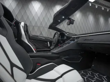 LAMBORGHINI Aventador SVJ Roadster MATT GOLD CARBON WARRANTY