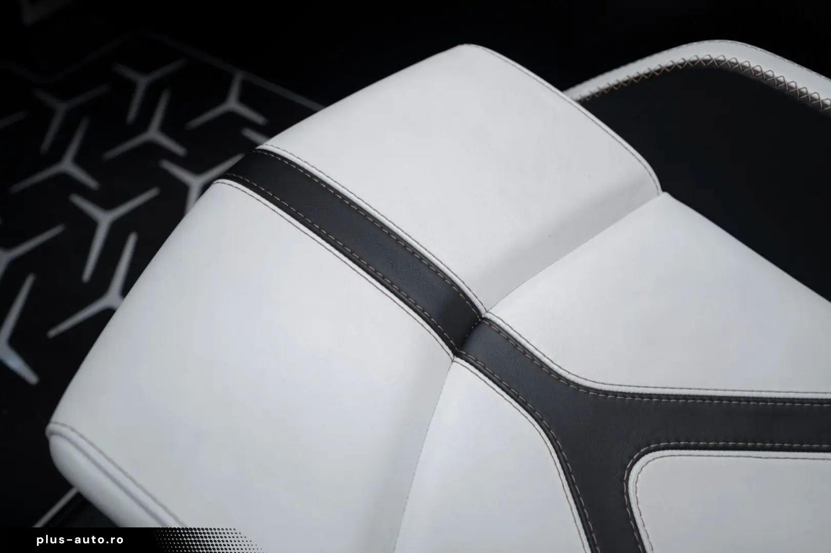 LAMBORGHINI Aventador SVJ Roadster MATT GOLD CARBON WARRANTY