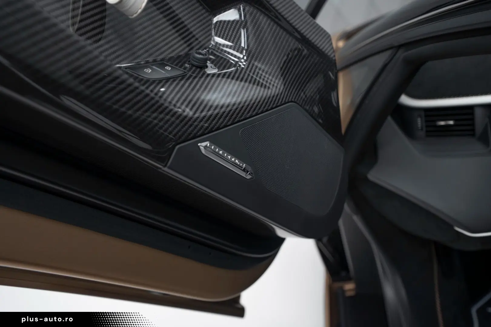 LAMBORGHINI Aventador SVJ Roadster MATT GOLD CARBON WARRANTY