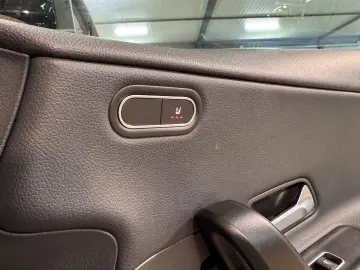 MERCEDES-BENZ CLA 180 d COUPE MBUX SPUR WIDE LED KAME 1.H