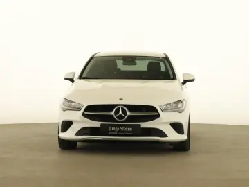 MERCEDES-BENZ CLA 180 Coupé PROGRESSIVE LED-TAG KAM Mbux