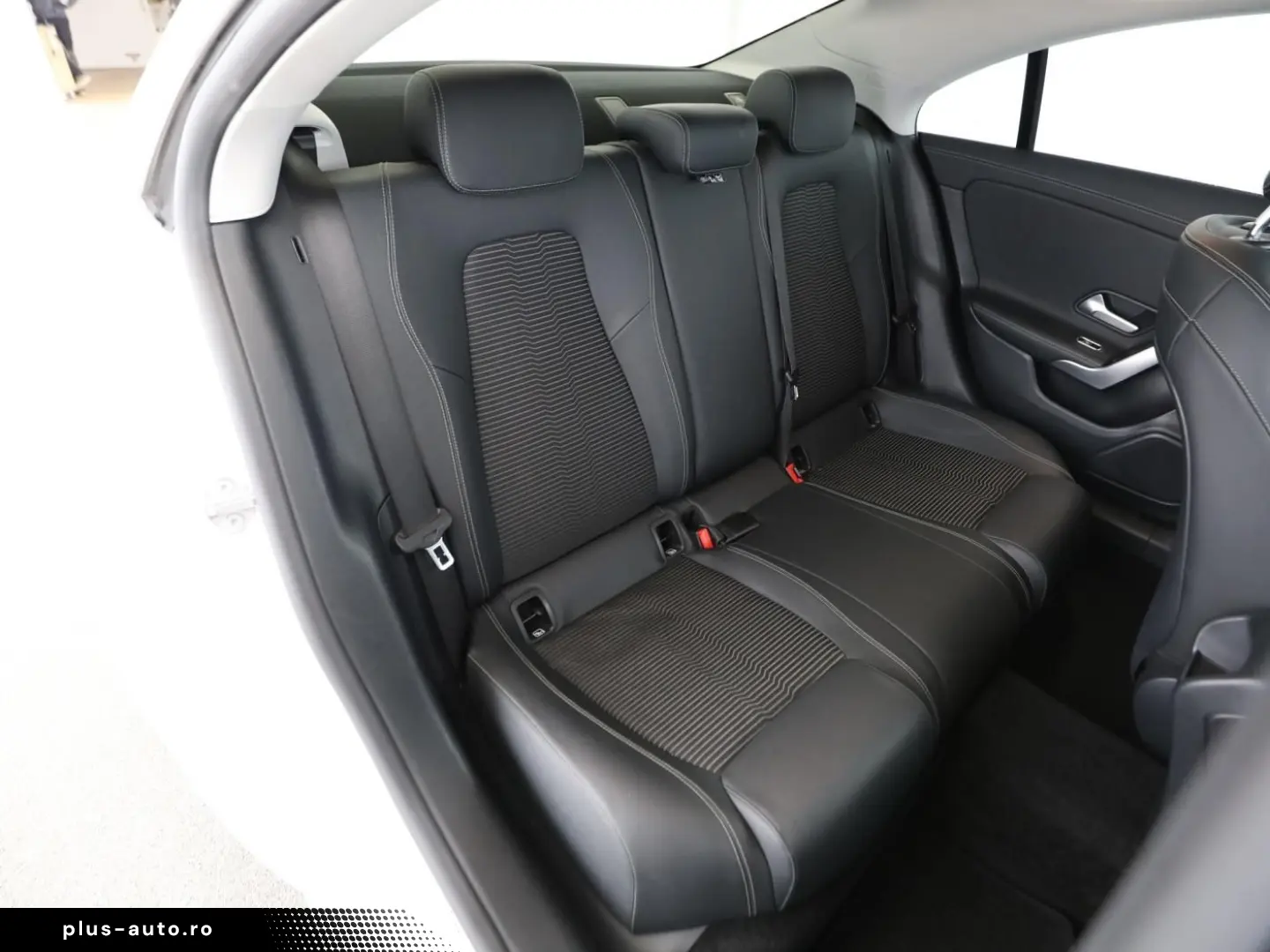 MERCEDES-BENZ CLA 180 Coupé PROGRESSIVE LED-TAG KAM Mbux