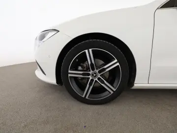 MERCEDES-BENZ CLA 180 Coupé PROGRESSIVE LED-TAG KAM Mbux