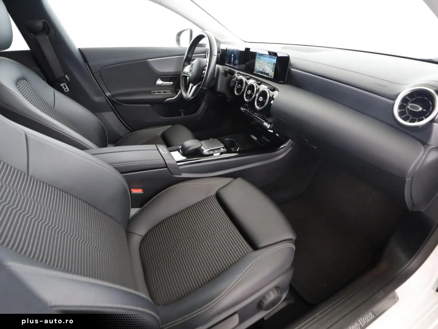 MERCEDES-BENZ CLA 180 Coupé PROGRESSIVE LED-TAG KAM Mbux