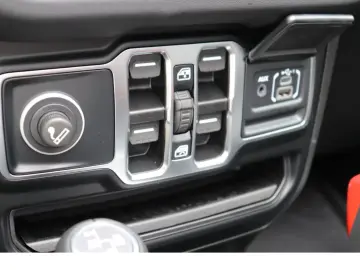 Jeep Wrangler Sahara 2.0 EU6d Sky One Touch