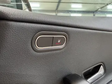 MERCEDES-BENZ CLA 200 d Coupe LED KAME MBUX PARK WIDE SPUR