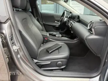 MERCEDES-BENZ CLA 180 Progressive Navi Kamera Telef GRA