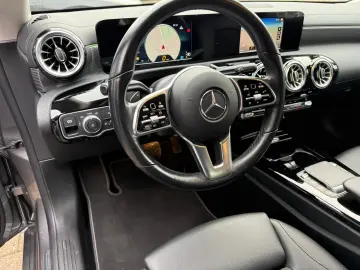 MERCEDES-BENZ CLA 180 Progressive Navi Kamera Telef GRA