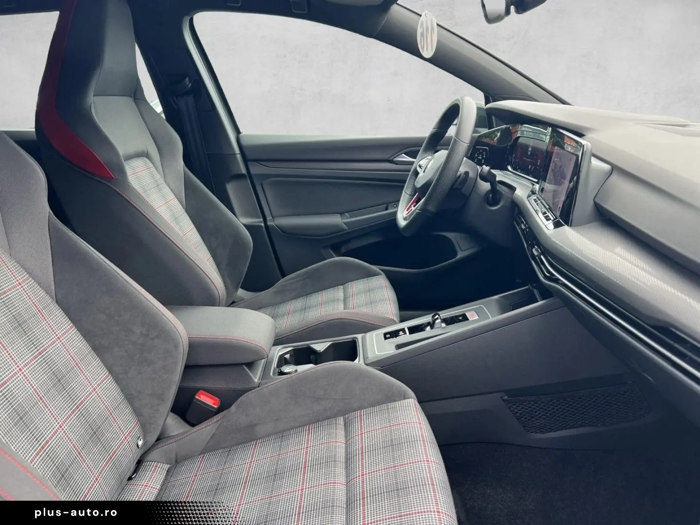 Volkswagen Golf VIII GTI 2.0 TSI DSG