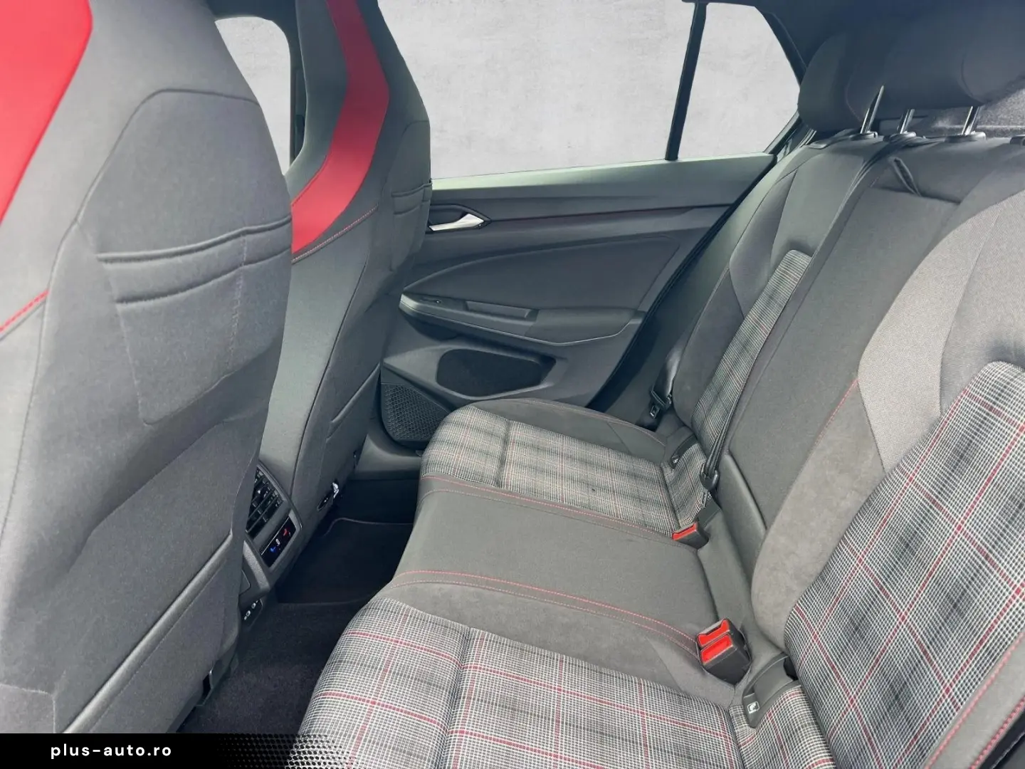 Volkswagen Golf VIII GTI 2.0 TSI DSG