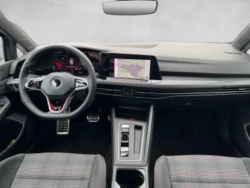 Volkswagen Golf VIII GTI 2.0 TSI DSG