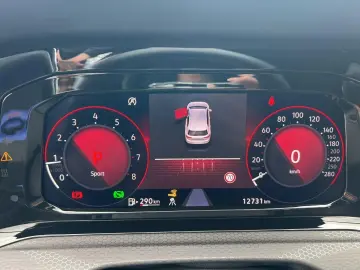 Volkswagen Golf VIII GTI 2.0 TSI DSG