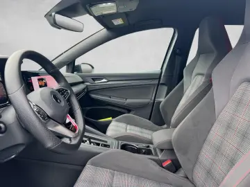 Volkswagen Golf VIII GTI 2.0 TSI DSG