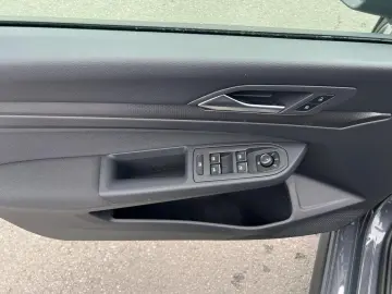 Volkswagen Golf VIII GTI 2.0 TSI DSG