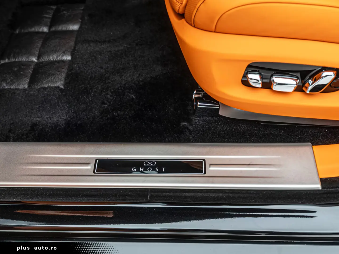 Rolls-Royce Ghost Black Badge Shooting Star Rear TV