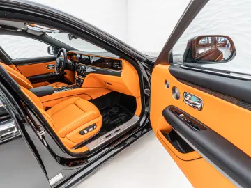 Rolls-Royce Ghost Black Badge Shooting Star Rear TV