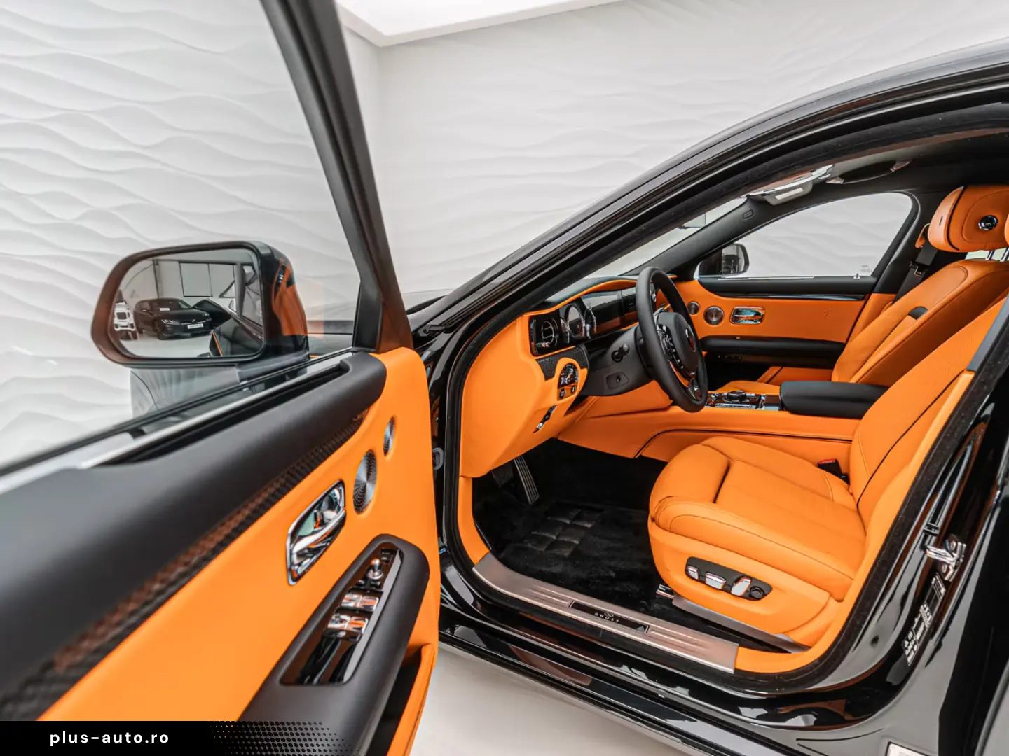 Rolls-Royce Ghost Black Badge Shooting Star Rear TV