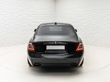 Rolls-Royce Ghost Black Badge Shooting Star Rear TV
