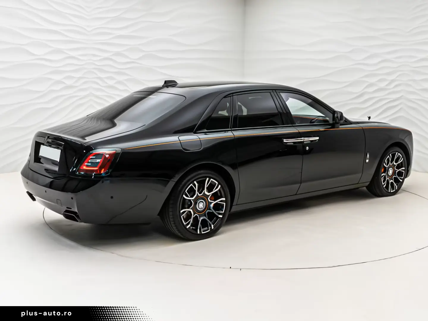 Rolls-Royce Ghost Black Badge Shooting Star Rear TV