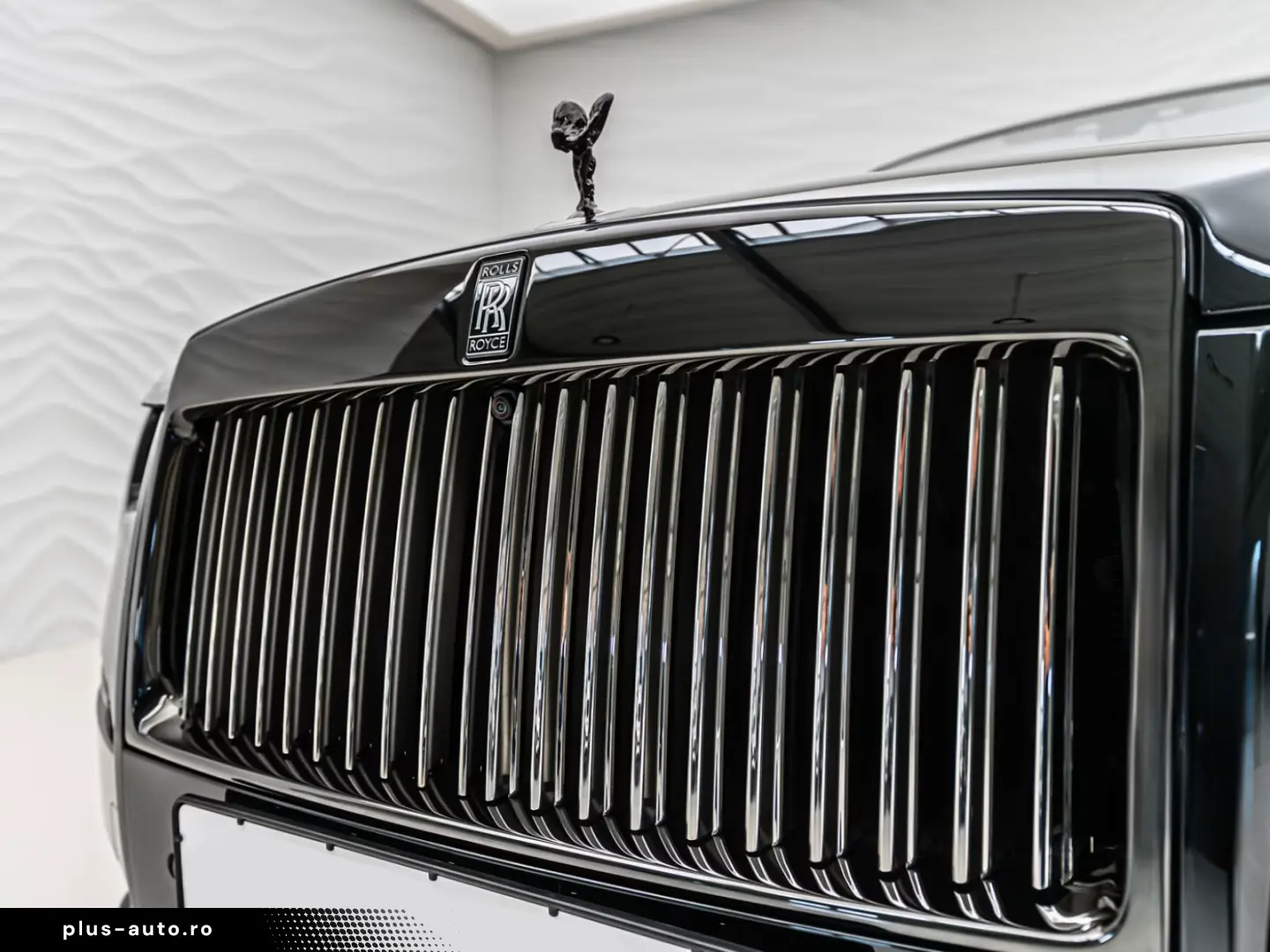 Rolls-Royce Ghost Black Badge Shooting Star Rear TV