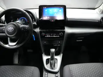 TOYOTA YARIS CROSS HYBRID BUSINESS