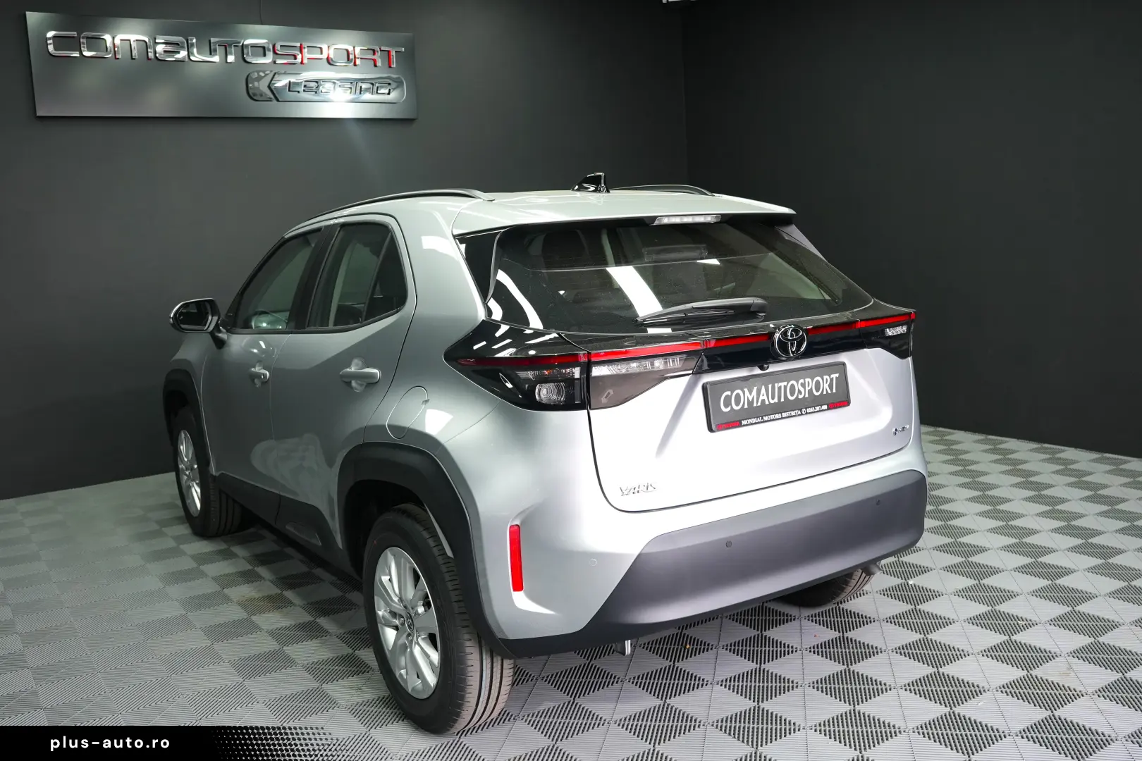 TOYOTA YARIS CROSS HYBRID BUSINESS