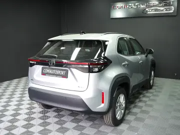 TOYOTA YARIS CROSS HYBRID BUSINESS