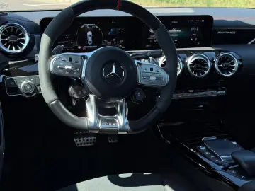 Mercedes-Benz CLA 35 AMG