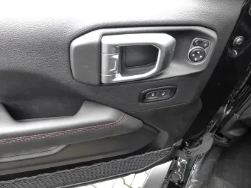 JEEP Wrangler Unlimited ICE Rubicon 2.0 T-GDI Sky One