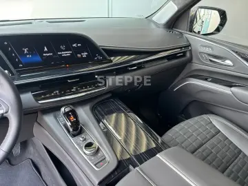 Cadillac Escalade V-Series 6.2 V8 Supercharged AWD