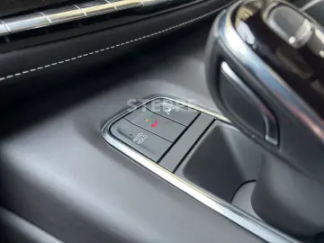 Cadillac Escalade V-Series 6.2 V8 Supercharged AWD