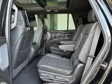 Cadillac Escalade V-Series 6.2 V8 Supercharged AWD