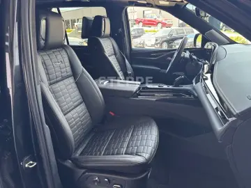 Cadillac Escalade V-Series 6.2 V8 Supercharged AWD