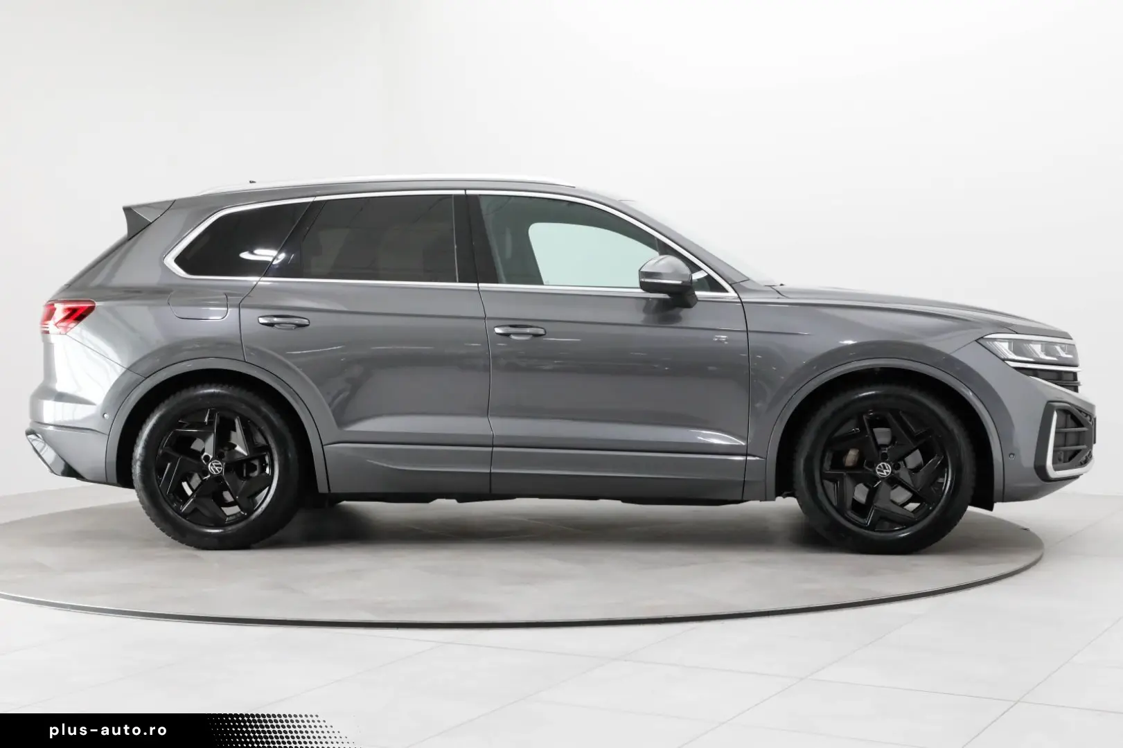 VW Touareg 3.0 TDI 4M R-Line AHK Matrix Luft HuD