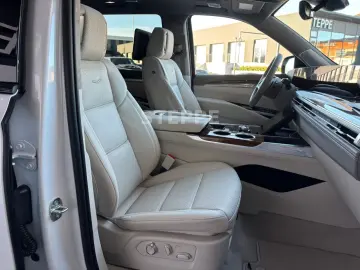 Cadillac Escalade FACELIFT MY26 6.2 V8 Sport Platinum 24