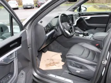 VW Touareg 3.0 V6 TDI Elegance 4M NP 108 T€-PANO-LU