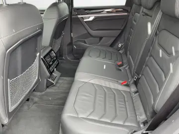 VW Touareg 3.0 TDI 4M R-Line  HeadUp AHK Navi LED L