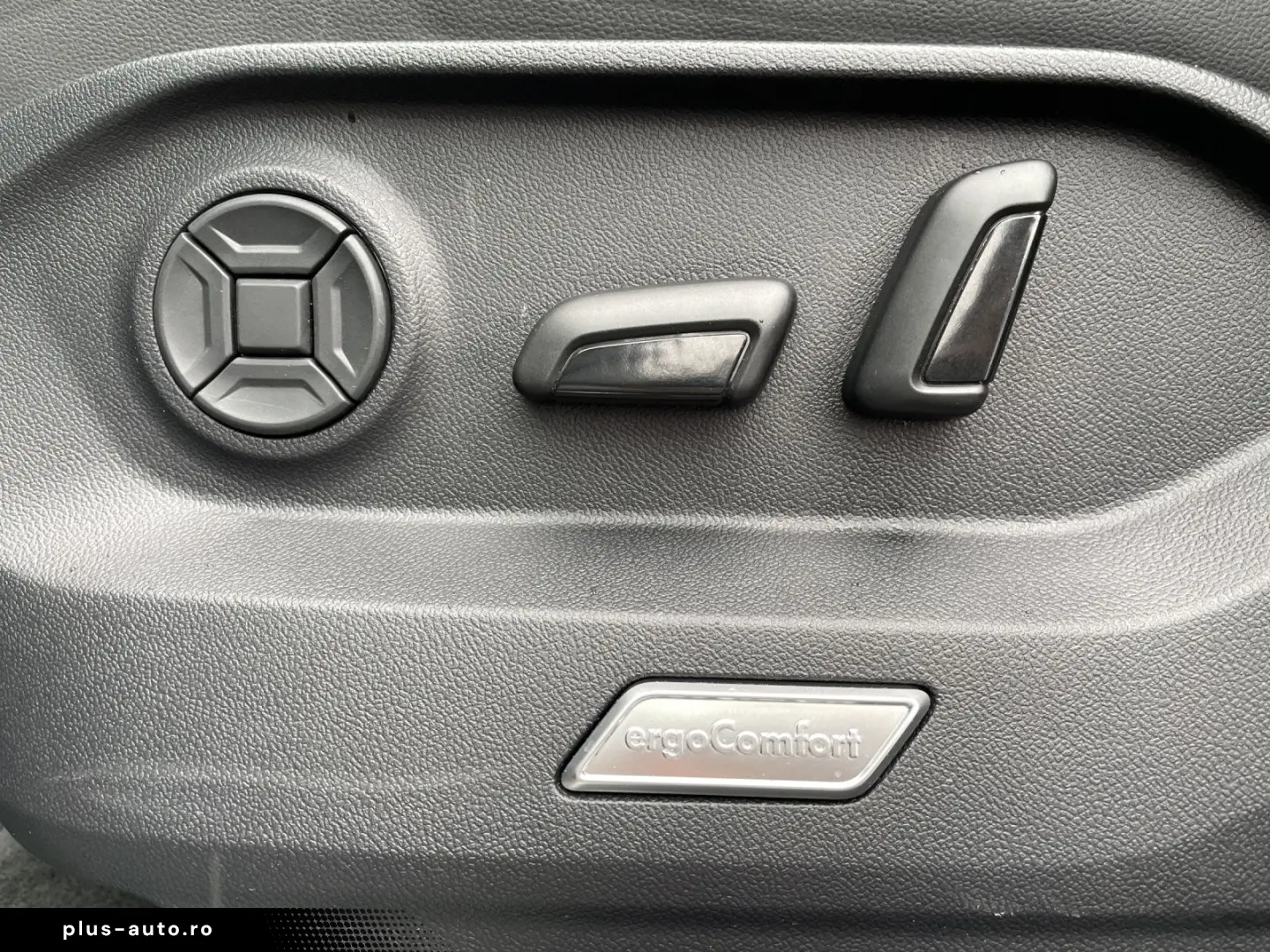 VW Touareg 3.0 TDI 4M R-Line  HeadUp AHK Navi LED L