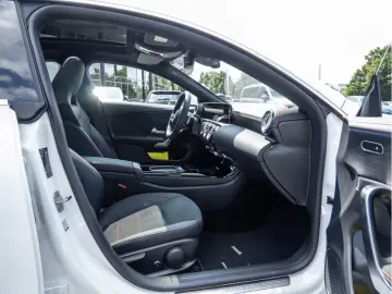 Mercedes-Benz CLA 220 d Coupé AMG Advanced Plus