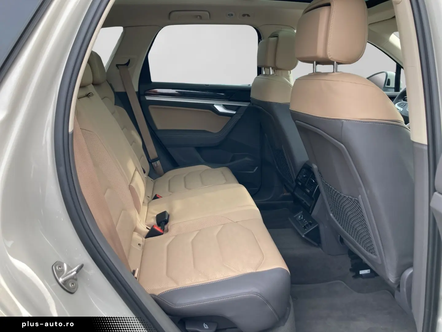 VW Touareg 3.0 TDI 4M R-LINE MEMORY PANO AHK KAMERA