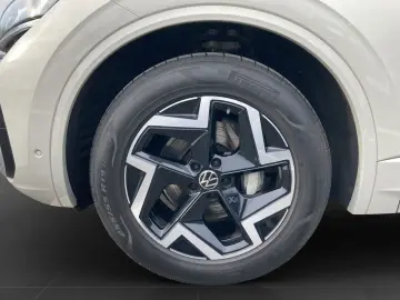 VW Touareg 3.0 TDI 4M R-LINE MEMORY PANO AHK KAMERA