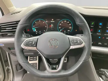 VW Touareg 3.0 TDI 4M R-LINE MEMORY PANO AHK KAMERA