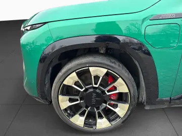 BMW XM 50e DA-Pro AutobahnAss. 23