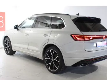 VW Touareg 3.0 TDI 2x R-Line 22 AHK STAND 5J.-GARAN
